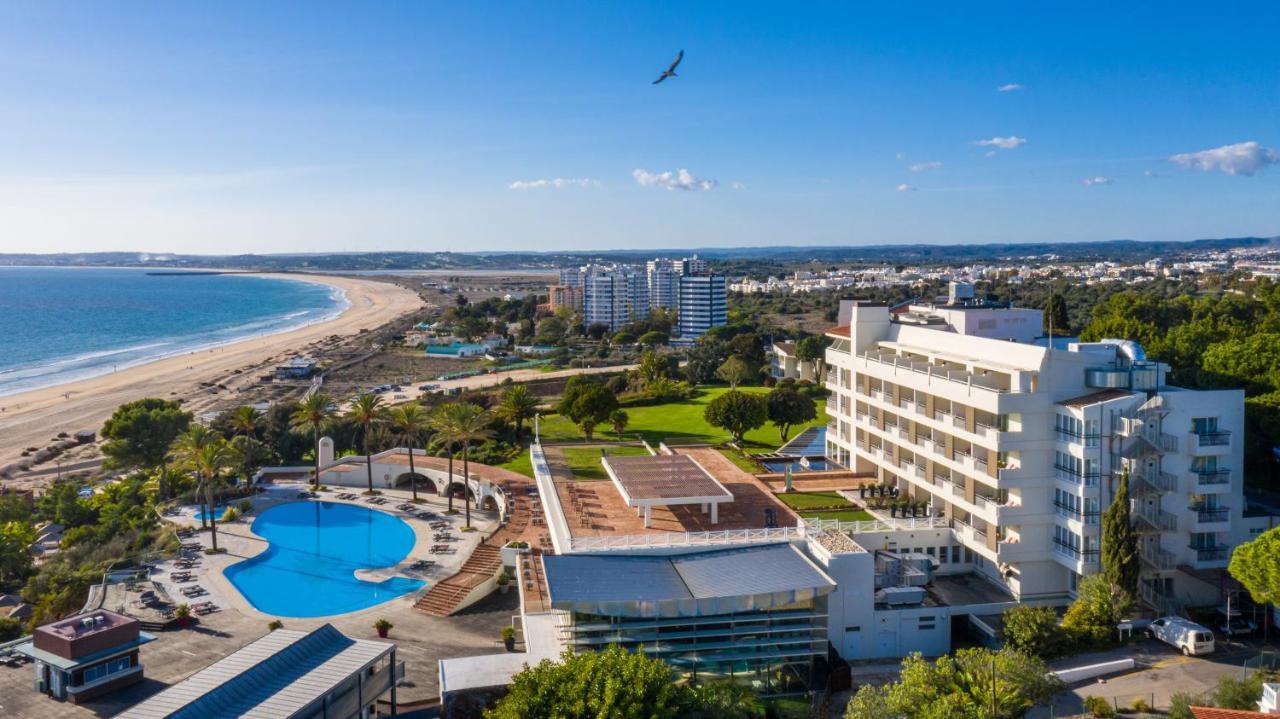 Pestana Alvor Praia Premium Beach & Golf Resort Bagian luar foto Aerial view of the resort