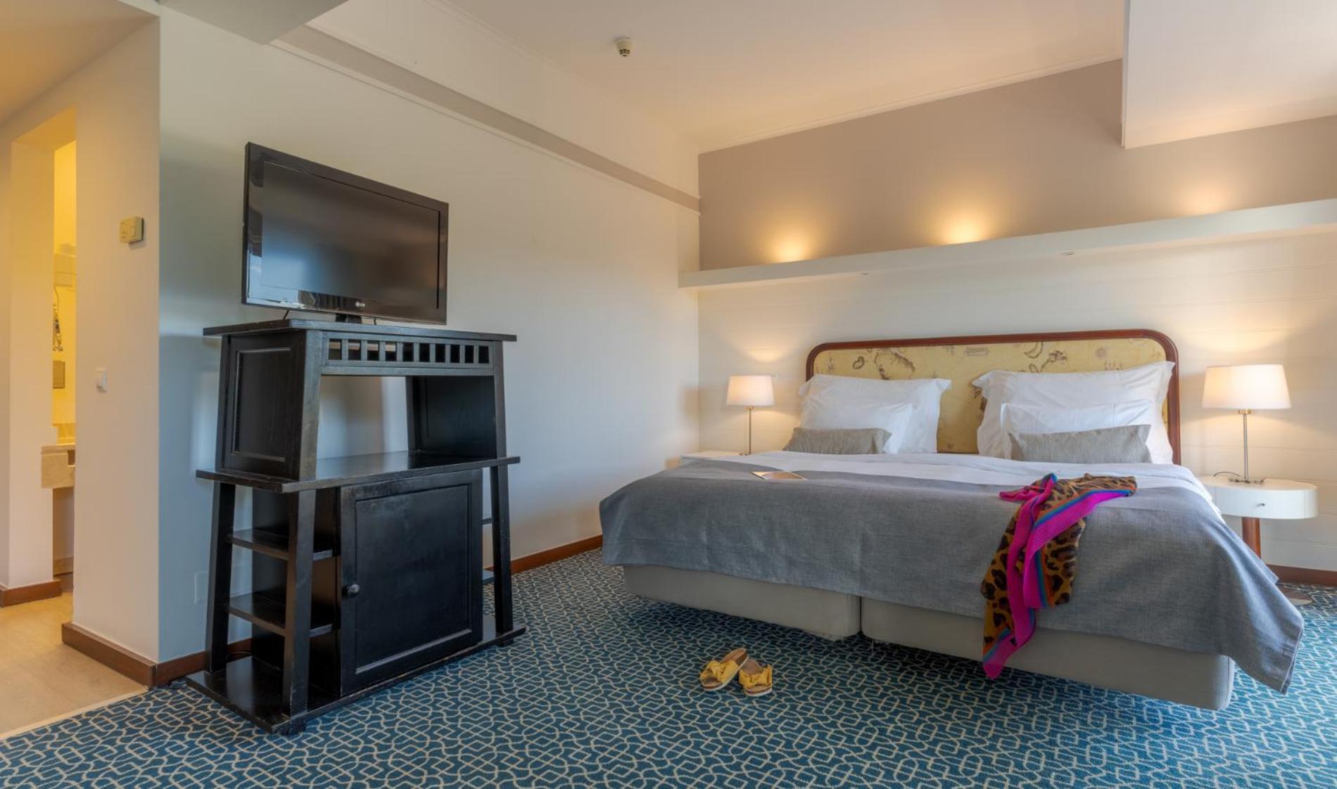 Pestana Alvor Praia Premium Beach & Golf Resort Bagian luar foto A room at the hotel