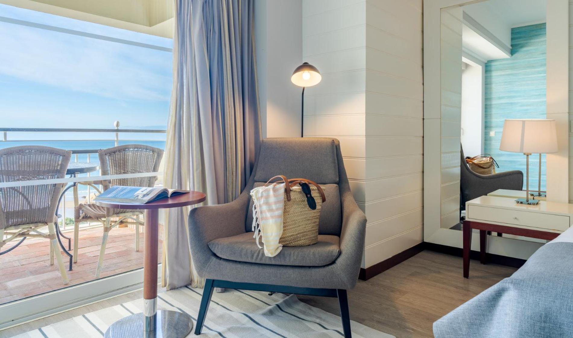 Pestana Alvor Praia Premium Beach & Golf Resort Bagian luar foto A room at the hotel