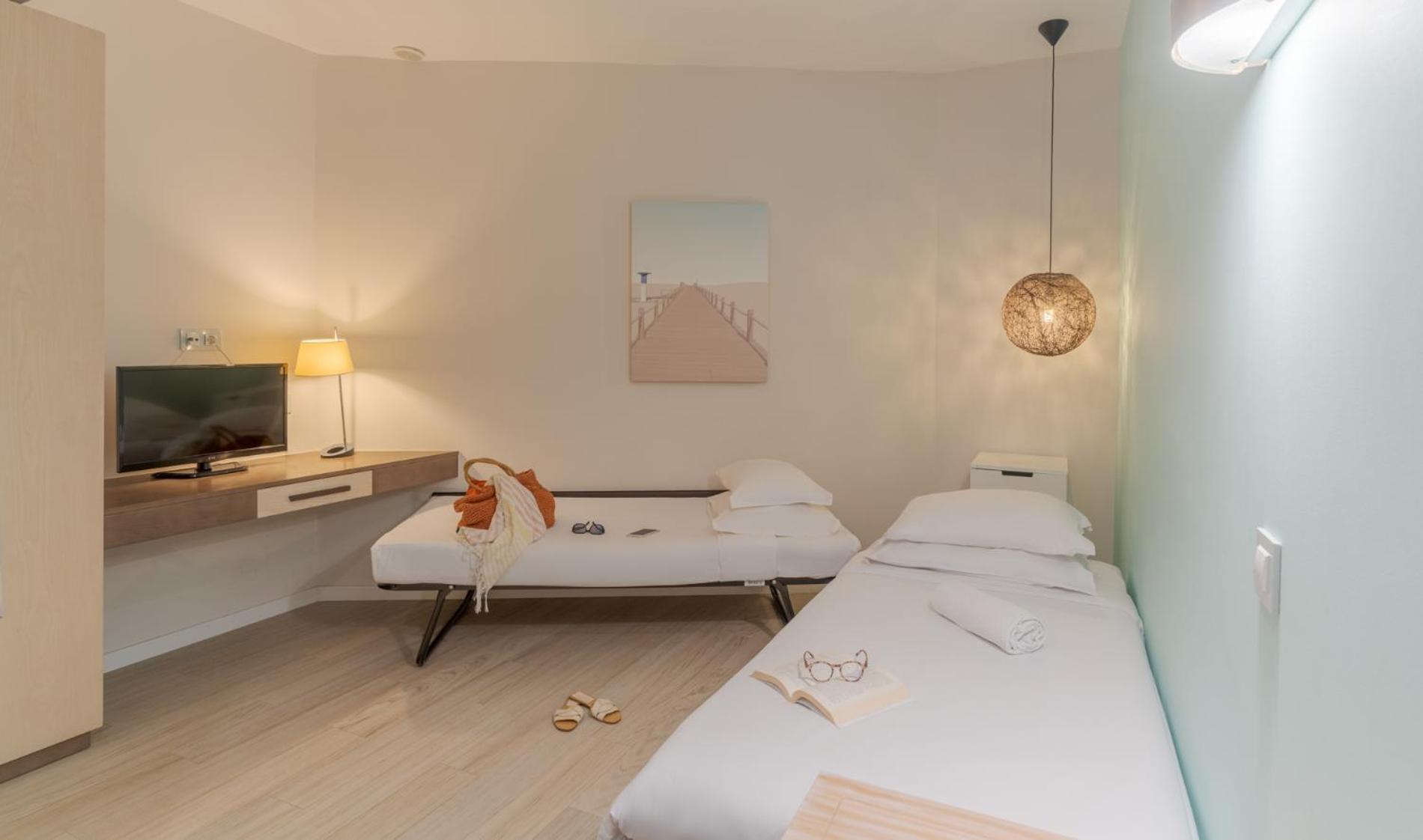 Pestana Alvor Praia Premium Beach & Golf Resort Bagian luar foto A room at the hotel