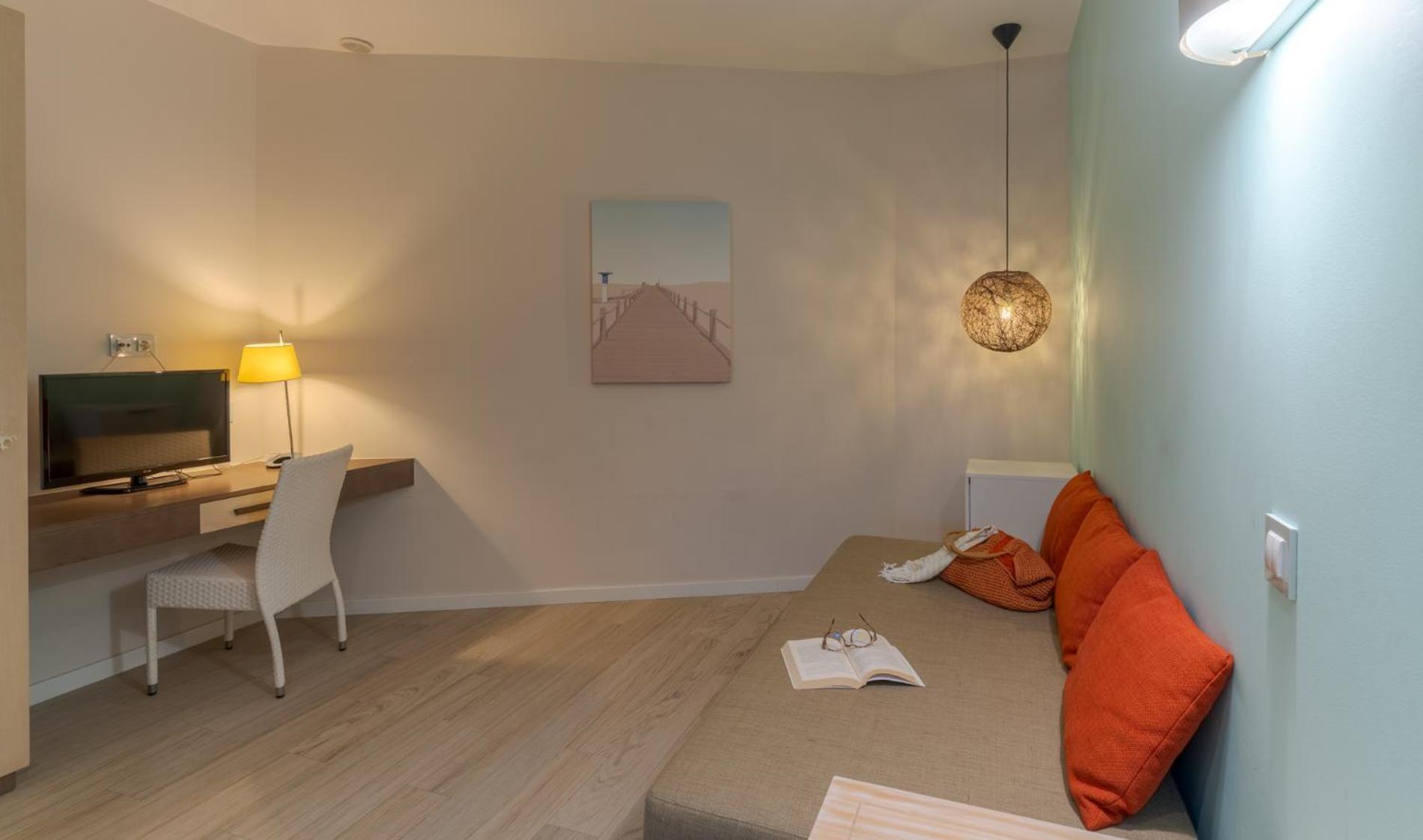 Pestana Alvor Praia Premium Beach & Golf Resort Bagian luar foto A room at the hotel